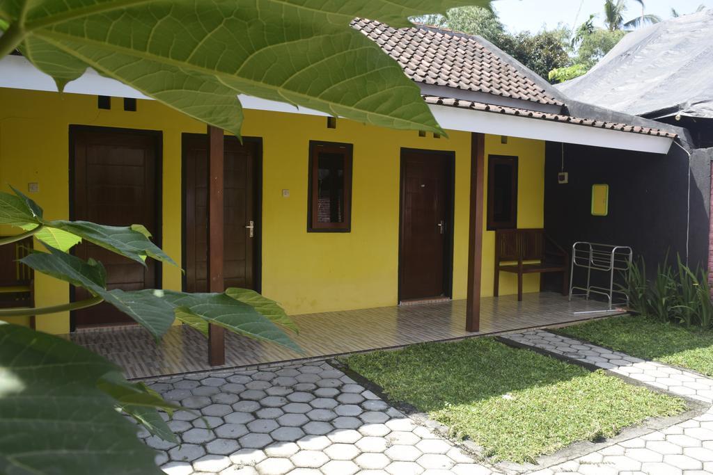 Blue Flame Inn Banyuwangi  Buitenkant foto