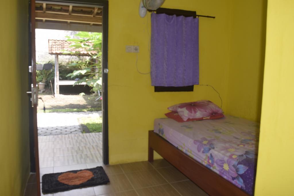 Blue Flame Inn Banyuwangi  Buitenkant foto